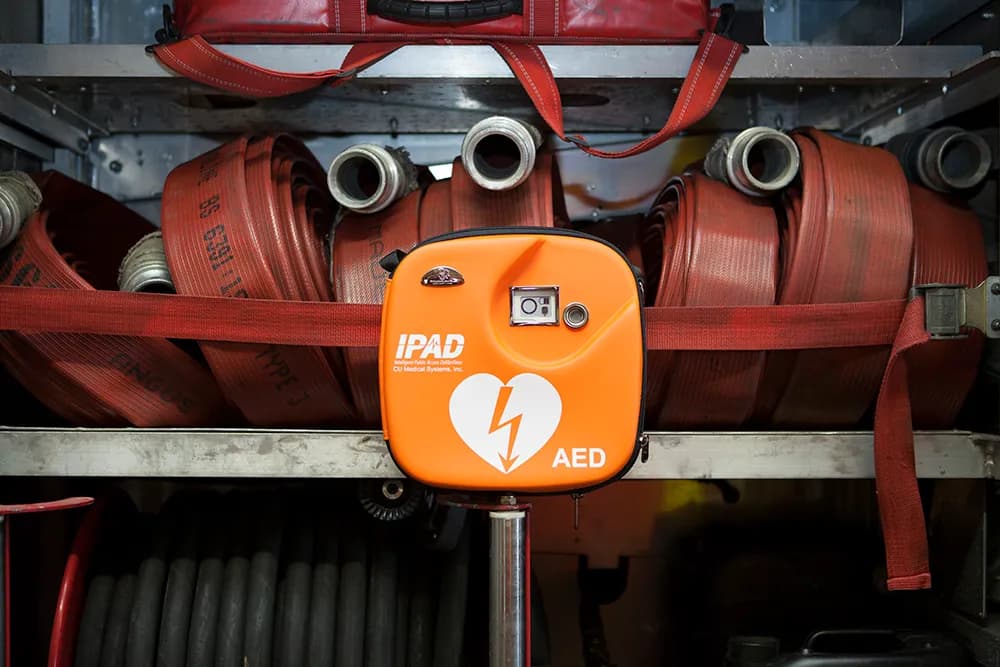 iPAD SP1 Automated External Defibrillator